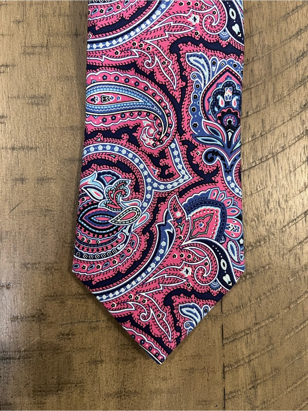 Men's Pink Paisley Silk Tie - Classic Pattern